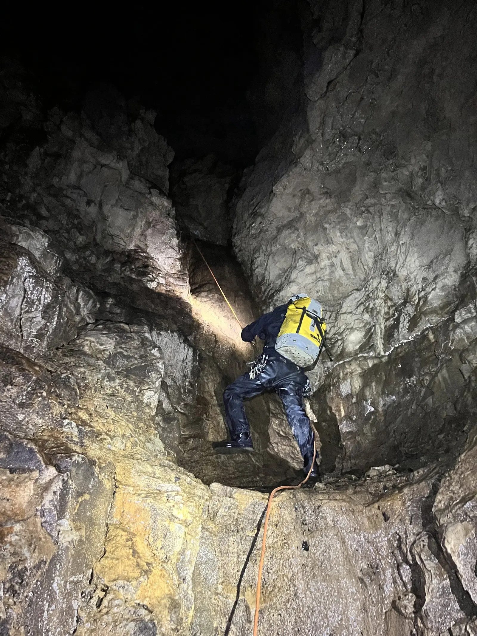 Hubei Canyoning & Caving